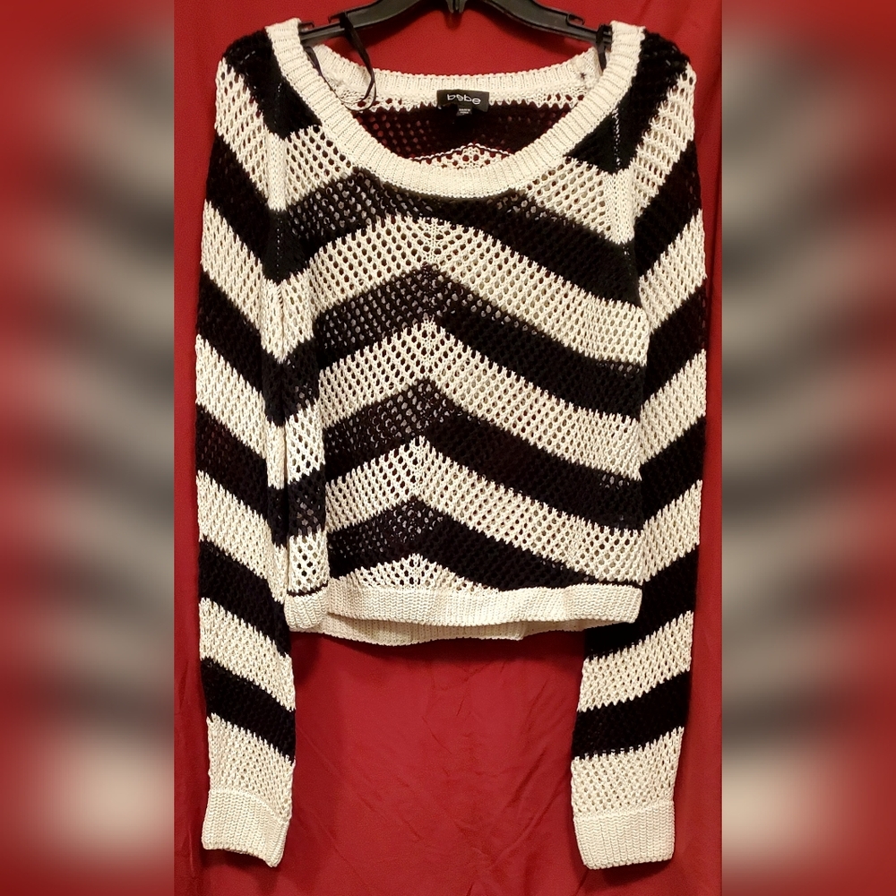 BEBE Cropped Sweater large knit crochet
